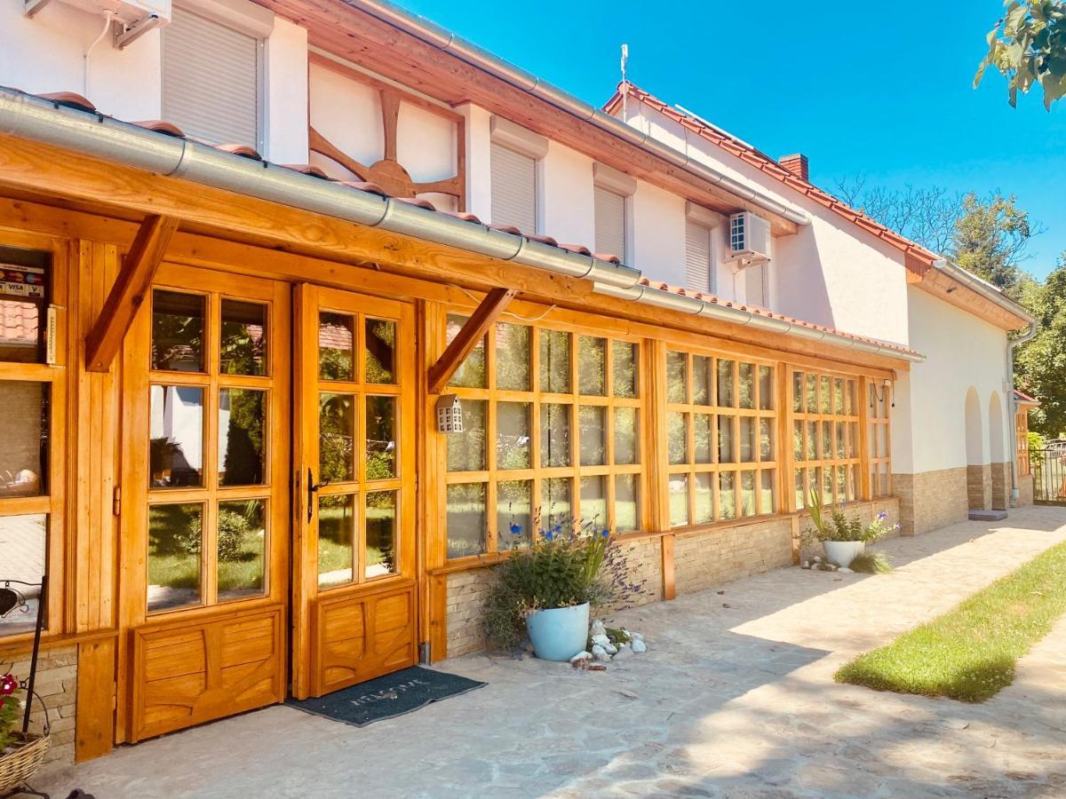 Fonfa Liget Hotell Sénye Exteriör bild